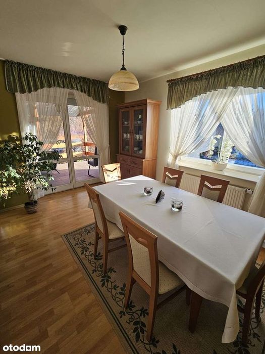 ELegancki dom z pięknym ogrodem i okolicą, 1 km od Krasnegostawu