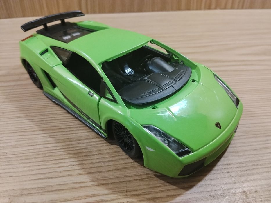 Модель Lamborghini gallardo 1:24 металл  burago ламборгини галлардо