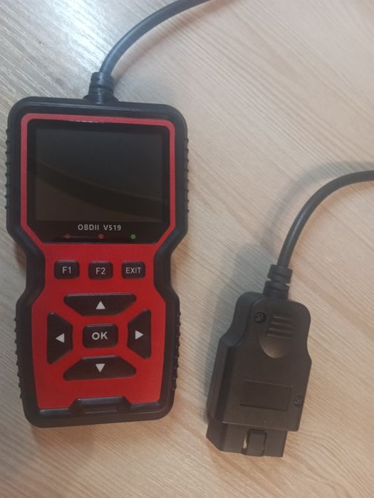 Продам автосканер OBD2 V519