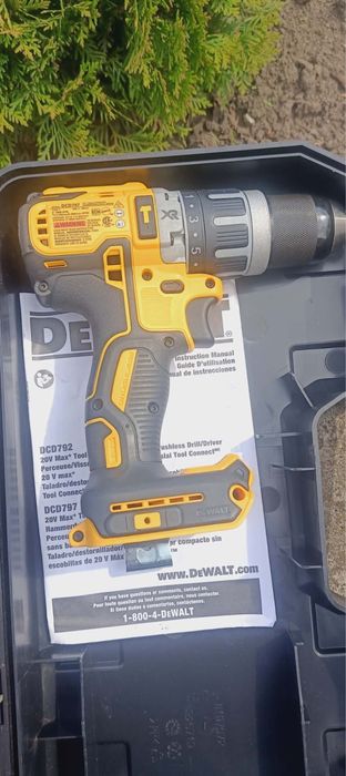 Dewalt dcd797 ударна дрель 20v