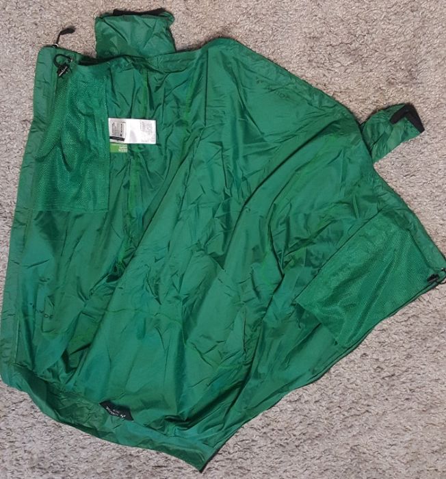 Оригинал.фирменная,легкая,функциональная ветровка-дождевик vaude green