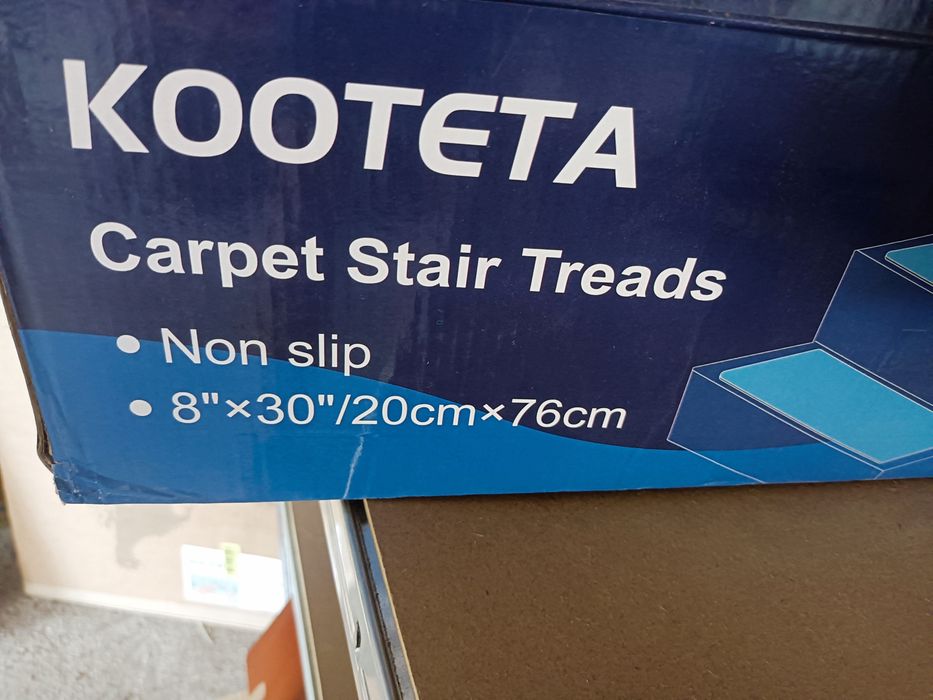 Dywaniki na schody przylepne wymiary i ilość na kartonie