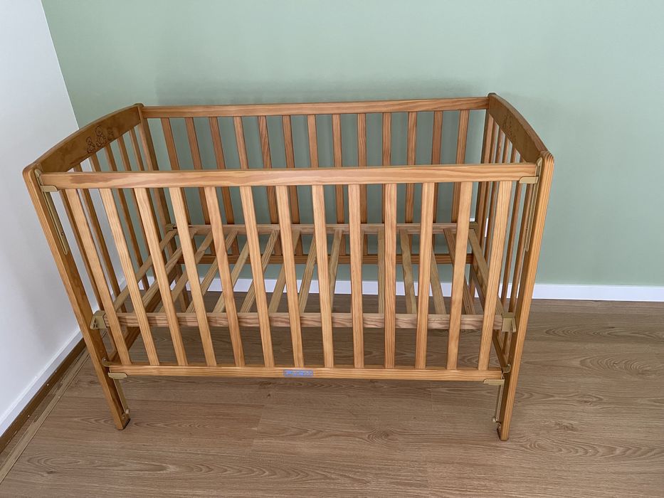 Berço de bebé c/ colchão ortopédico como Novo