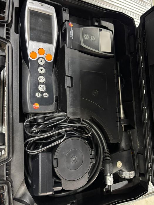 Testo 330 Combustion Analyzer447313447948144640