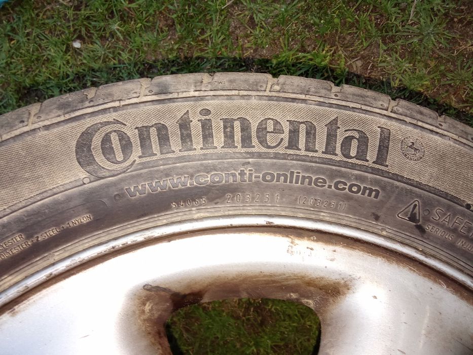 Pneus e jantes da marca continental