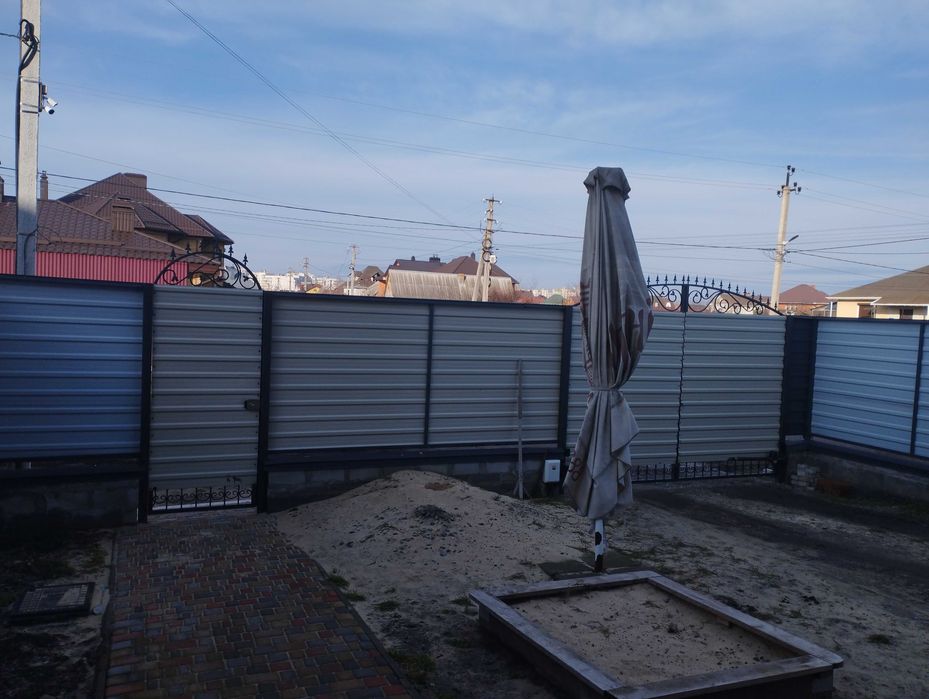 Продаю Таун-Хаус на Таращанському масиві