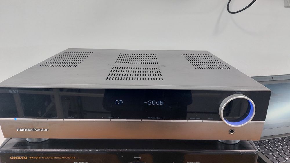 Harman Kardon HK970 стерео підсилювач з пультом.