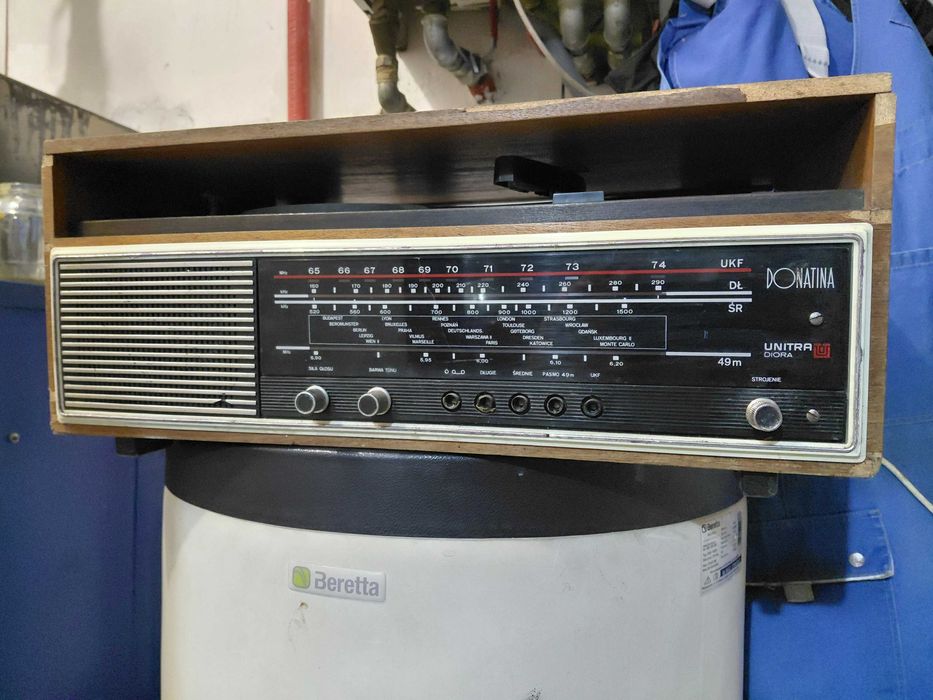 Sprzedam gramofon walizkowy PRL