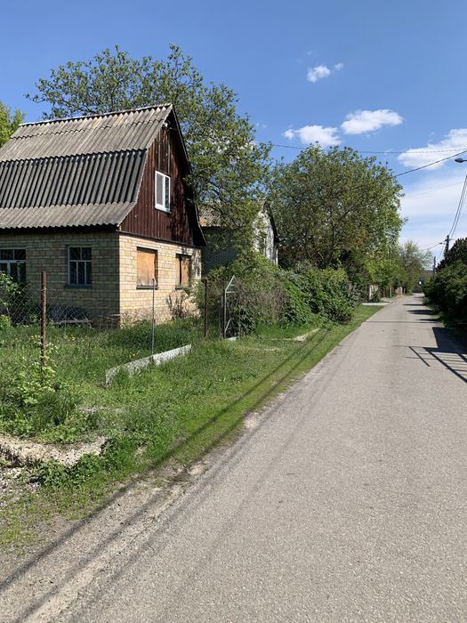 Продаж будинку 40кв м. зем. ділянка 5.4 сотки Садова 58. До метро 2 км