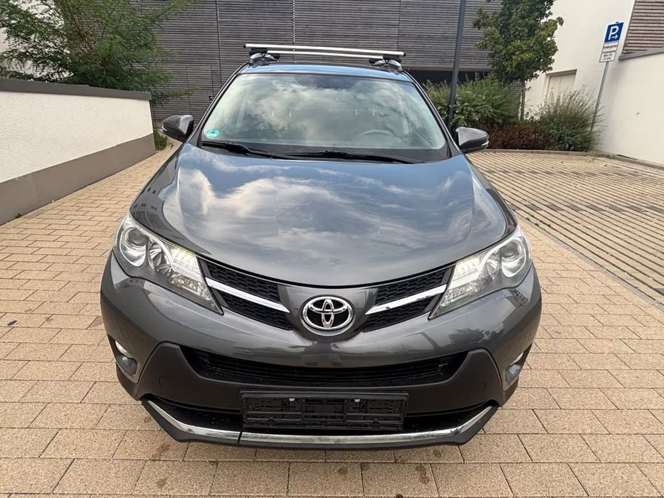 Toyota RAV-4 2013...