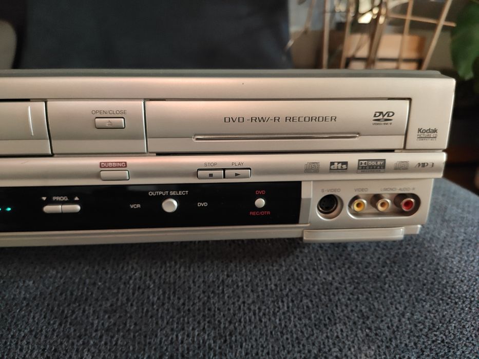 Magnetowid VHS i Nagrywarka DVD 2w1 AEG DVD-R 4509 VCR | Sprawny / Retro
