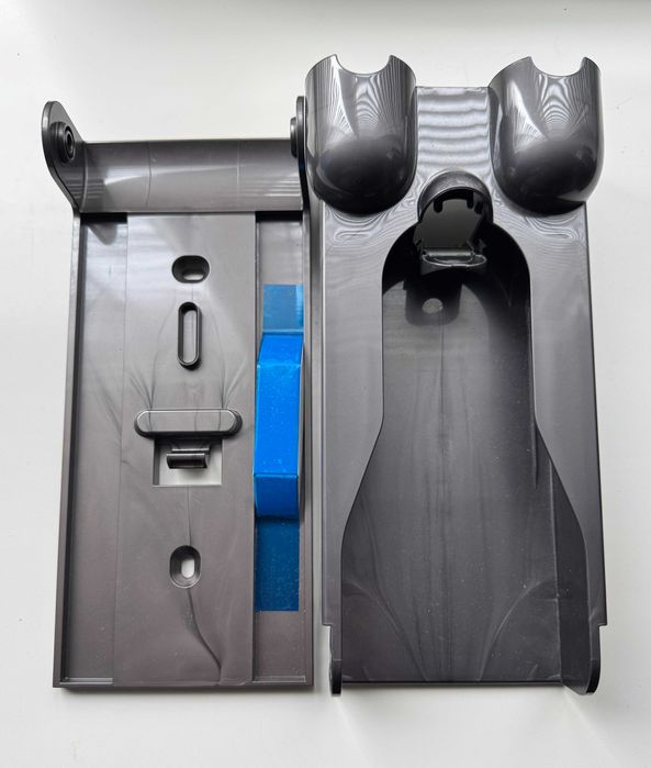 Оригінальні док-станція та насадки для пилососа Dyson V11