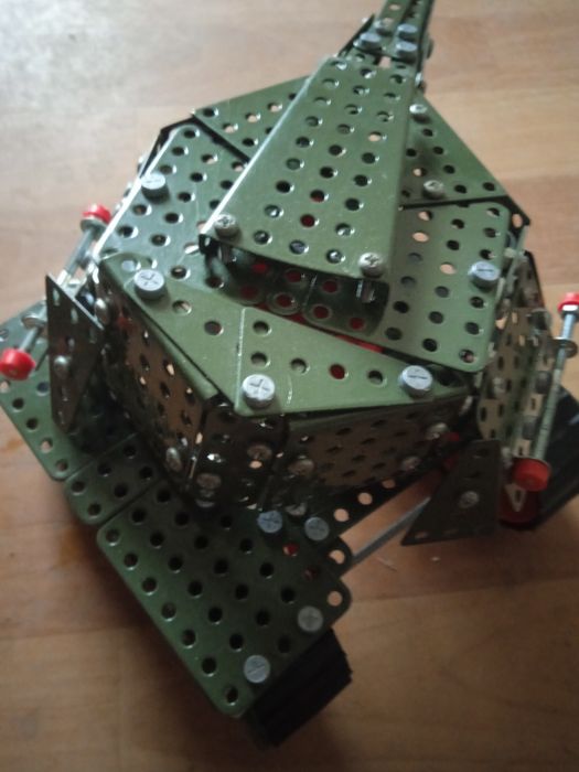 Танк из конструктора Lego