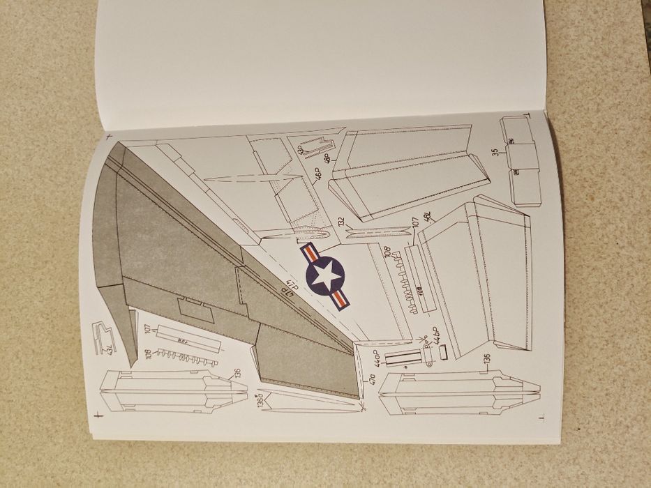 Model kartonowy F-8 Crusader