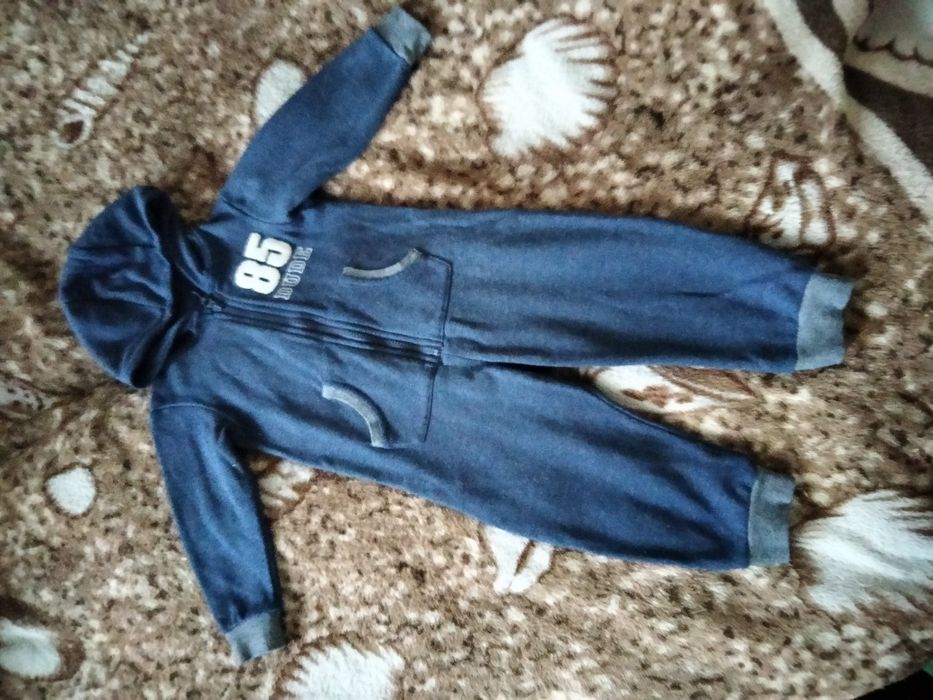 Человек з відкритими ніжками розмір 98