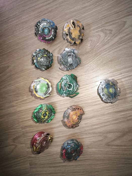 Beyblades e arena