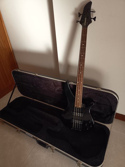 Baixo Yamaha RBX374 + Freedom Case