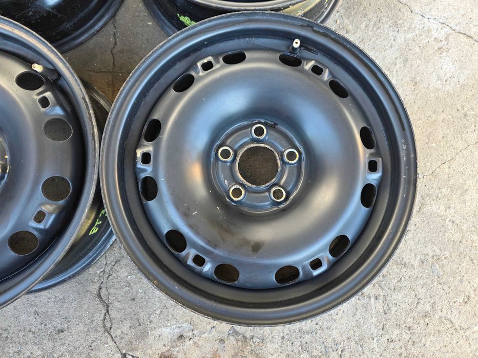 Oryginalne felgi stalowe VW 15" 5x100x57,1 ET 38 Golf IV Skoda Fabia