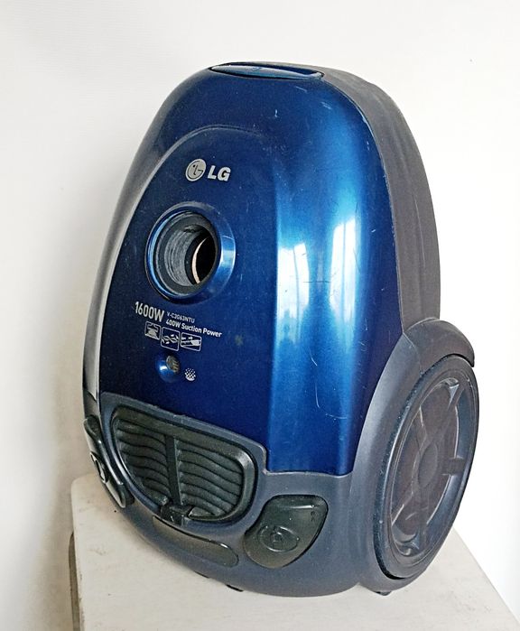 Пилосос LG V-C30K3NTU