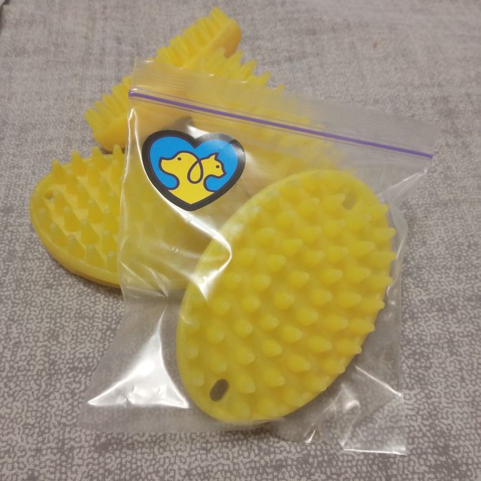 Ультрасиликоновая щетка для шерсти собак и кошек