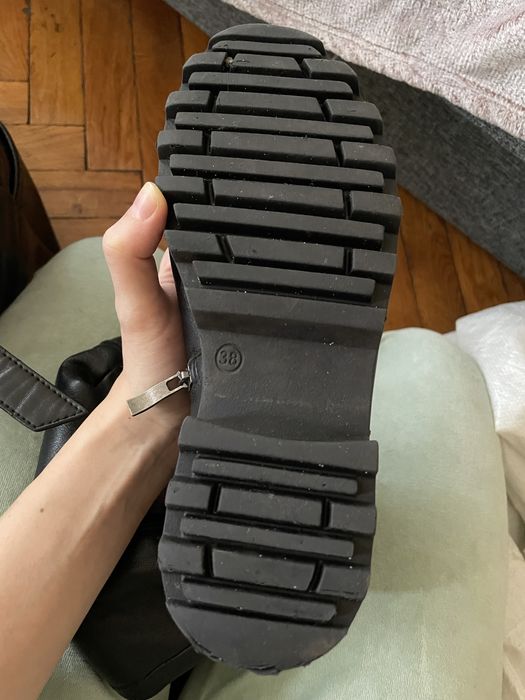 Чорні шкіряні жіночі ботфорти утеплені