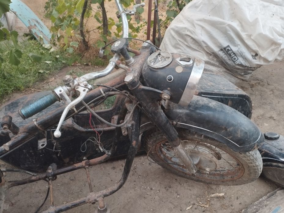 Мт Дніпро-12. Мотоцикл.