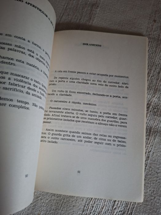 Dois livros de Modesto Navarro por sete euros