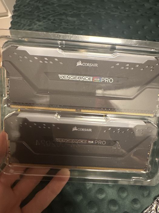 Pamieć ram VENGEANCE PRO  16 oraz 8 gb