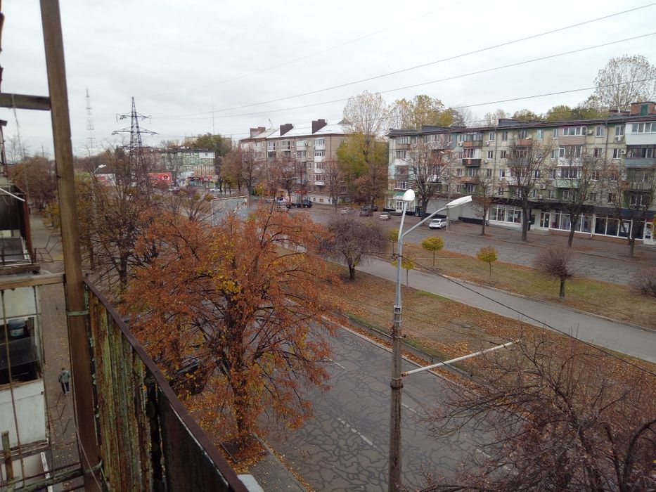 1-к проспект Поля 84,район магазина.Уют.