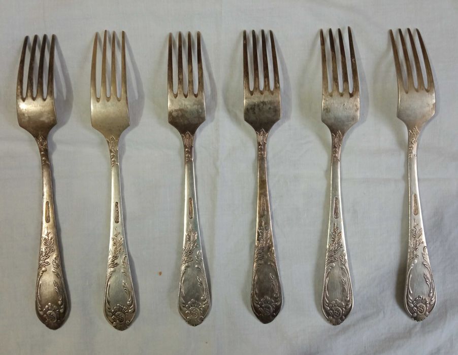 Набор мельхиоровых ножей и вилок, вилок-нержавеек, на 6 персон (СССР)