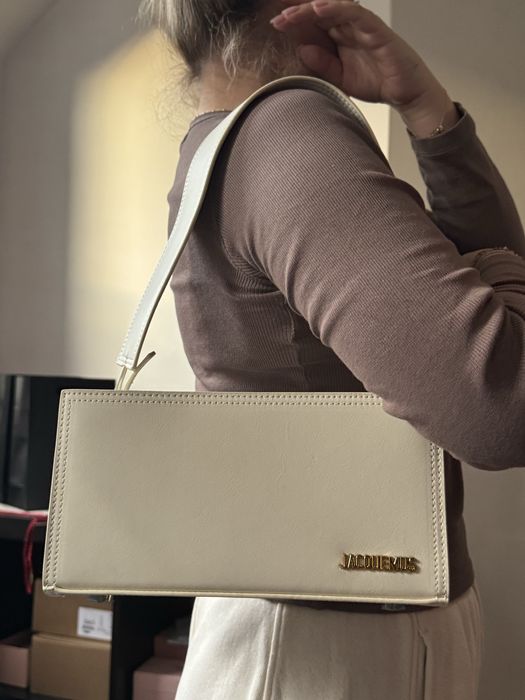 Jacquemus mleczna 26 cm