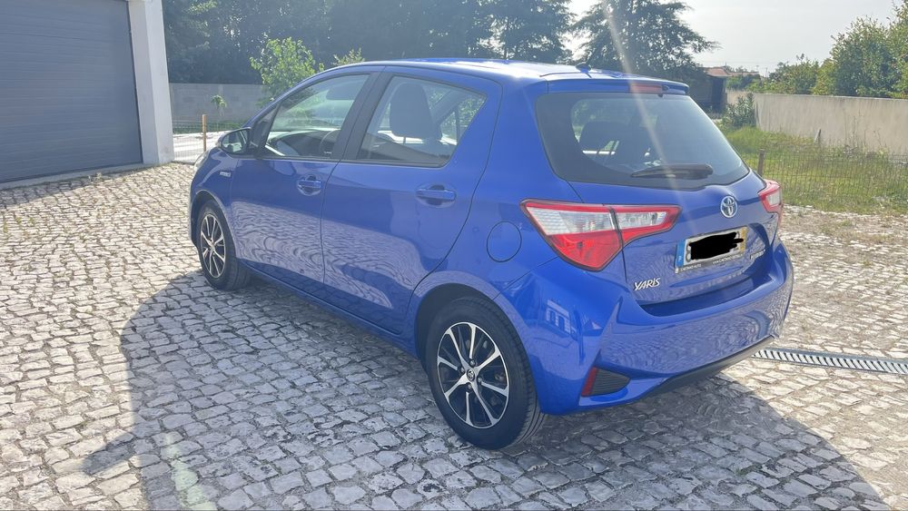 Toyota Yaris 1.5 Hybrid Comfort + Pack Style | 61.000km | Garantia Toyota até 2028