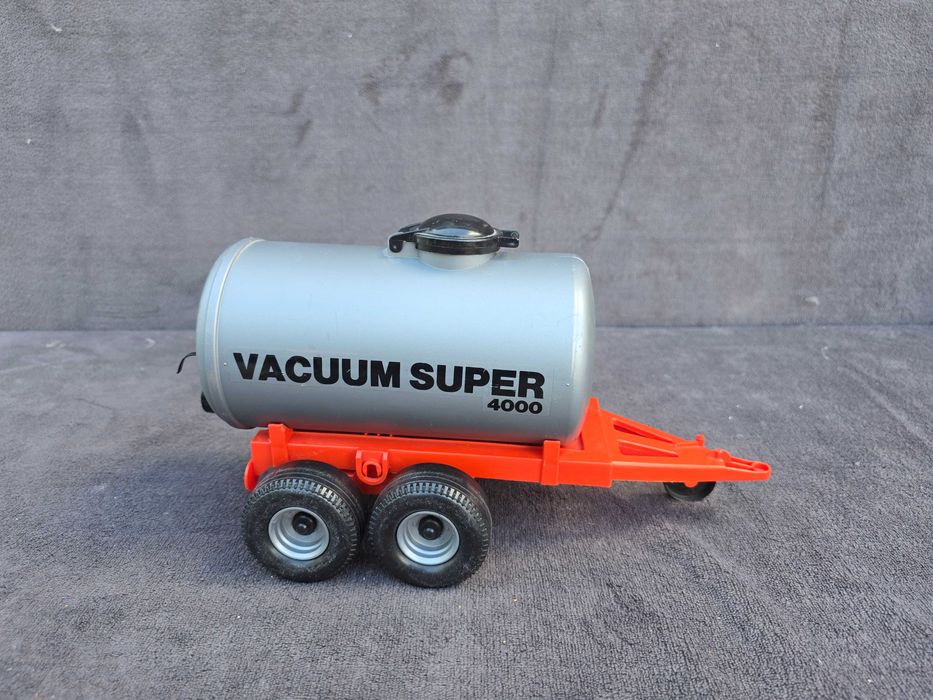 Bruder beczkowóz vacuum Super 4000