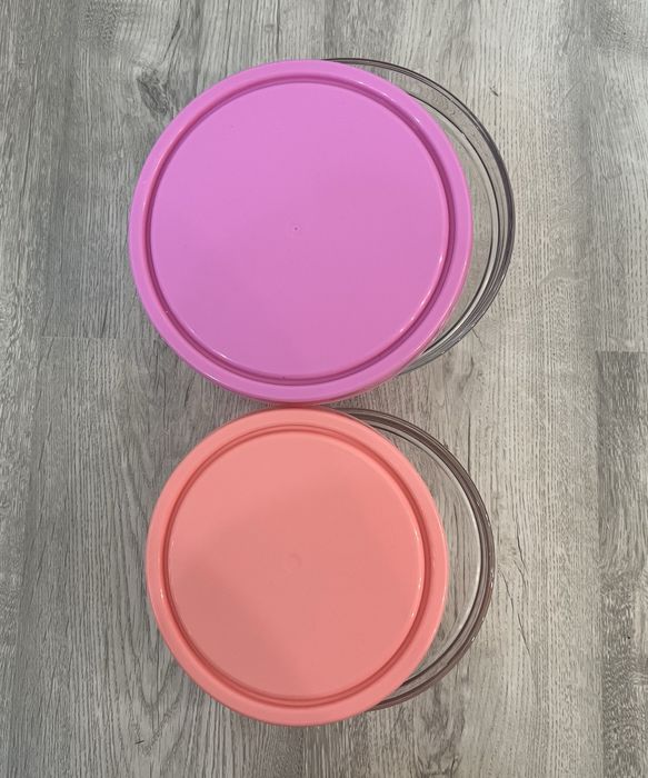 Round Tupperware Containers430225389656494081