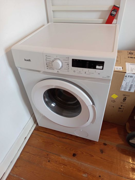 Vendo máquina de lavar roupa 8kg kunft, perfeito estado.