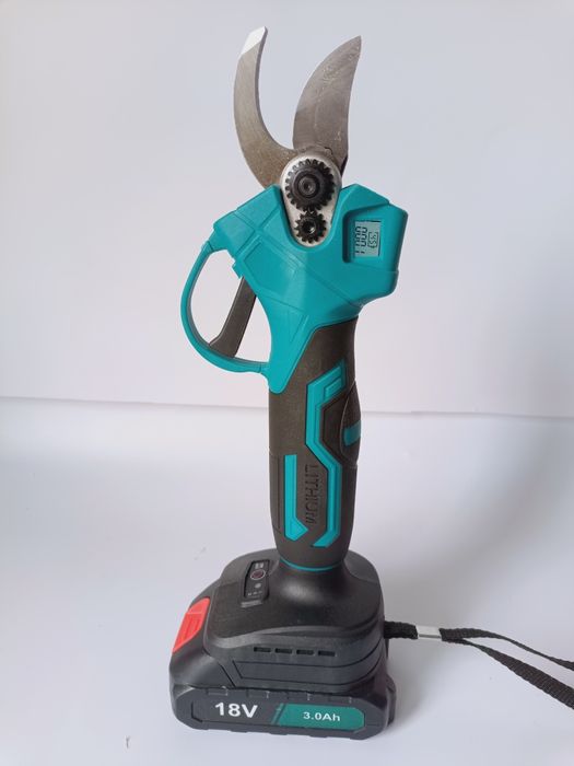 Sekator nożyce aku bezszczotkowe 18v komplet