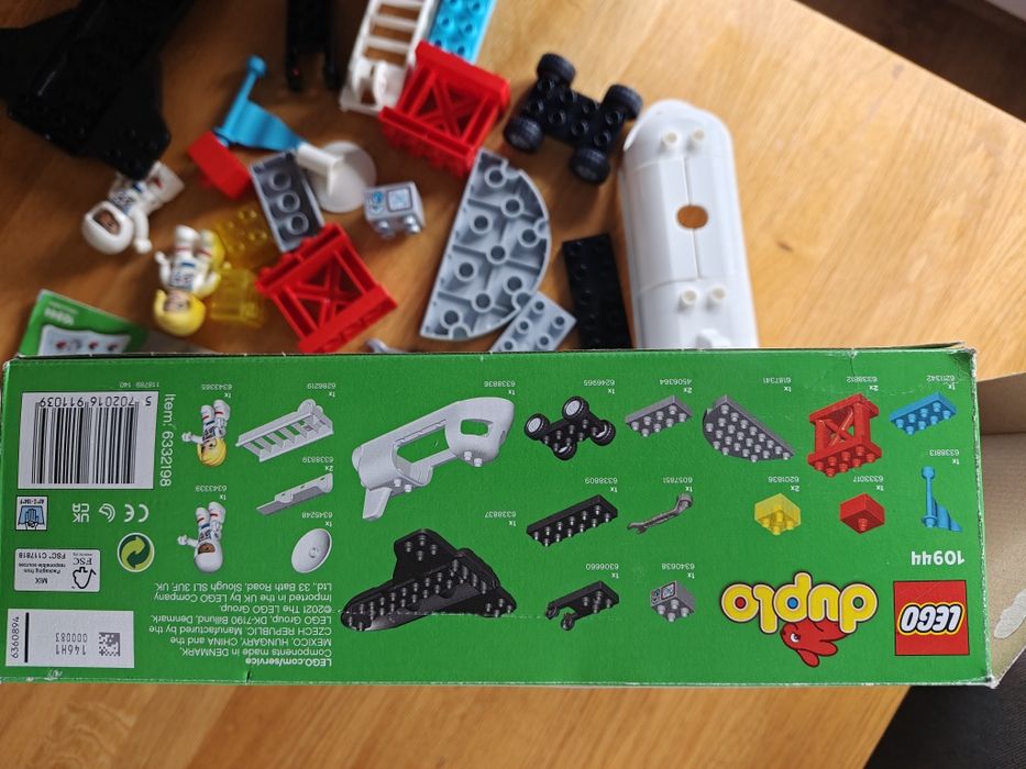 LEGO duplo 10944 prom kosmiczny