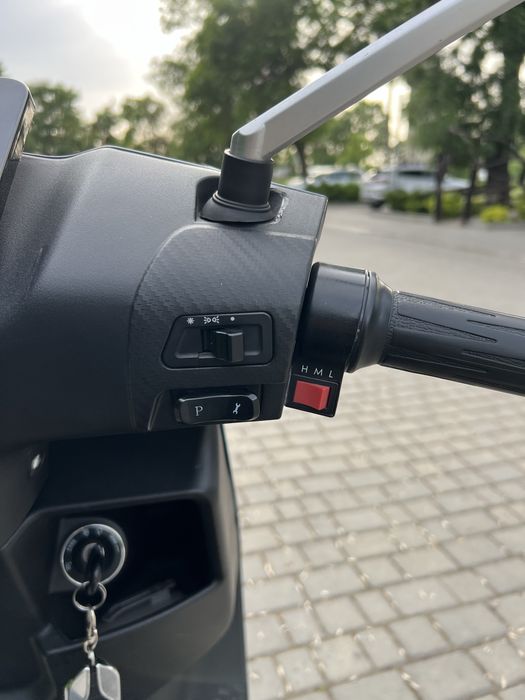 Продам электро скутер по всем вопросам звоните запас хода 70,80