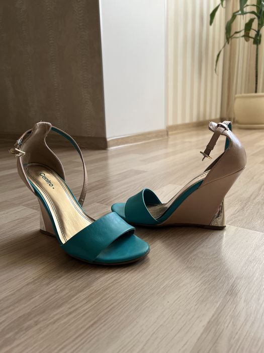 Босоножки Centro