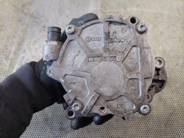 Depressor dos travões / bomba de vácuo VOLKSWAGEN Caddy III (2K, 2C)