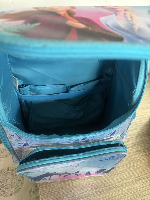 Mochilas infantis com o tema Frozen da Disney