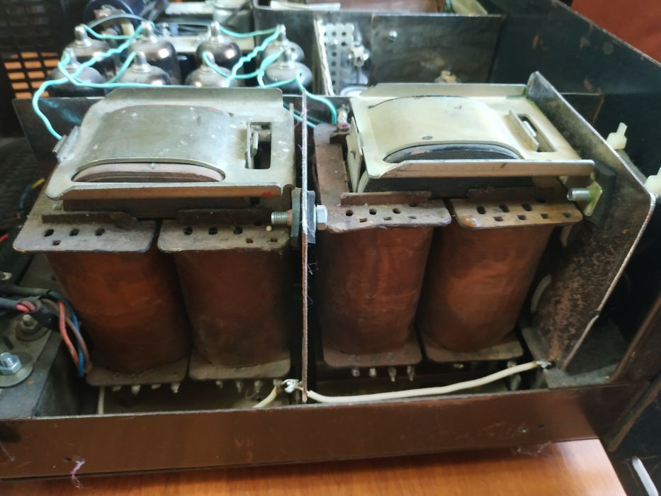 Ламповий підсилювач 2x100 ват 8 ом.
