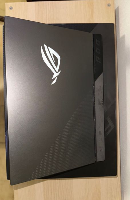 Portátil Asus Rog strix G15 G513IE / Ryzen 7 / Rtx 3050TI