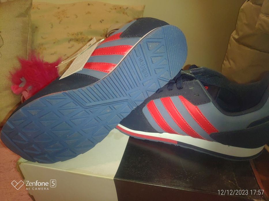 tênis adidas novos na caixa com etiqueta