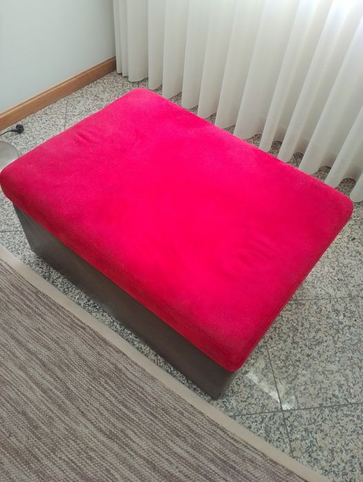 Sofá com puff c/ cama dobrável