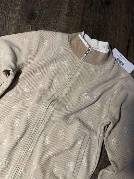 Новий костюм guess