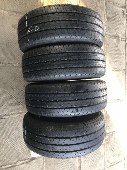 235/60/17с -4 шт Нокіан