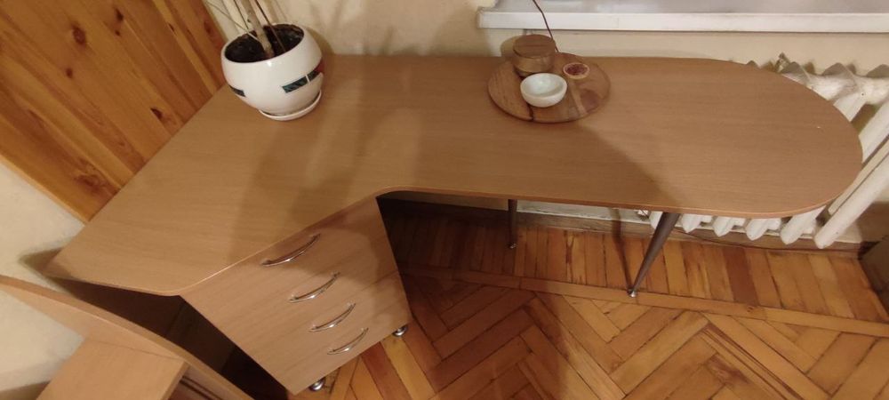 Продам письмовий стіл
