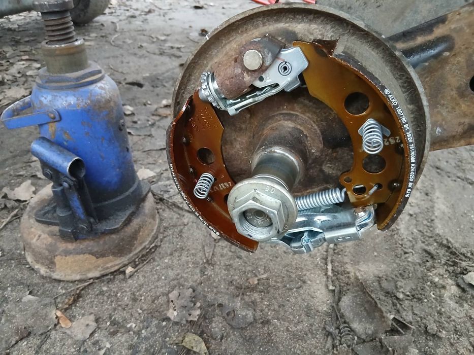 Продам прицеп лафет Niewiadow.