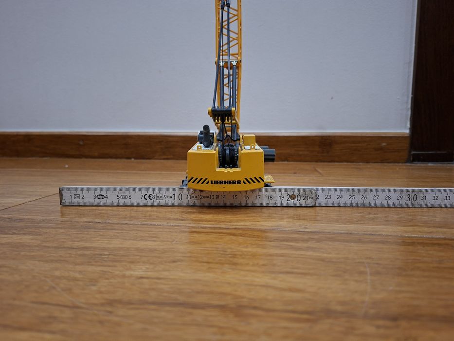 Model Siku 3536 Liebherr koparka linowa